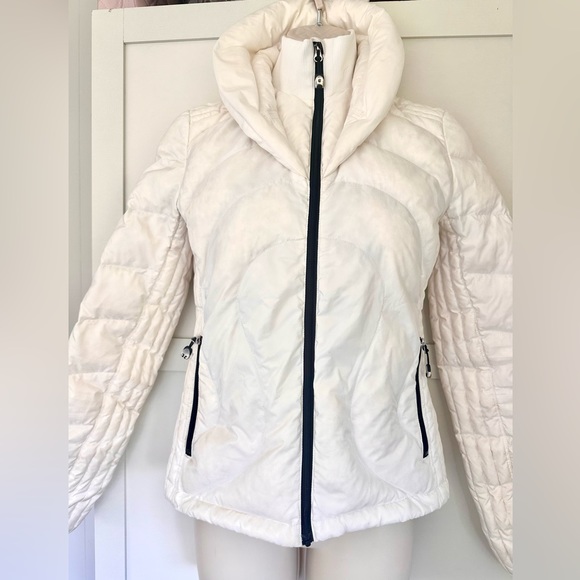 Lululemon puffy down coat size 2 - Picture 2 of 7